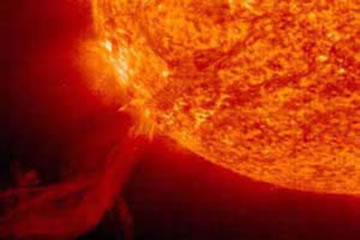 As reações no núcleo do Sol podem desencadear tempestades solares